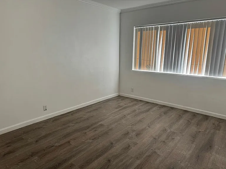 5741.5 Carlton Way #202 — Photo 7