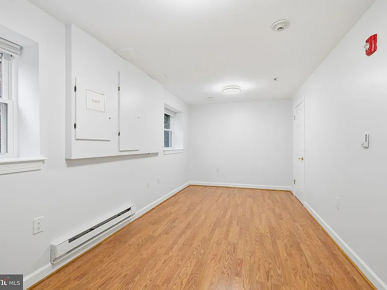 711 Lamberton Dr — Photo 43