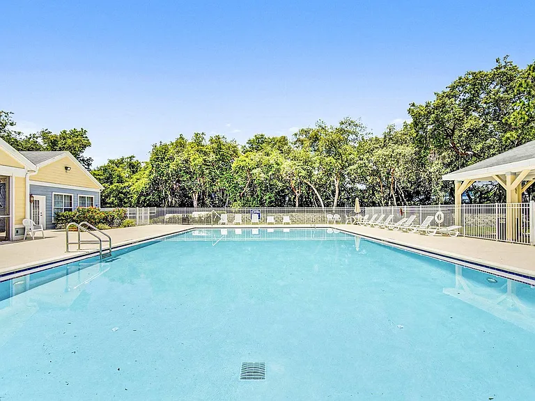 Savannah Cove Apartments — Photo 3