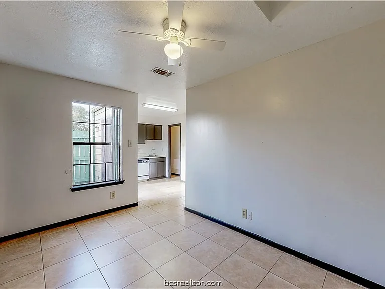 725 Peppertree Dr #22 — Photo 29