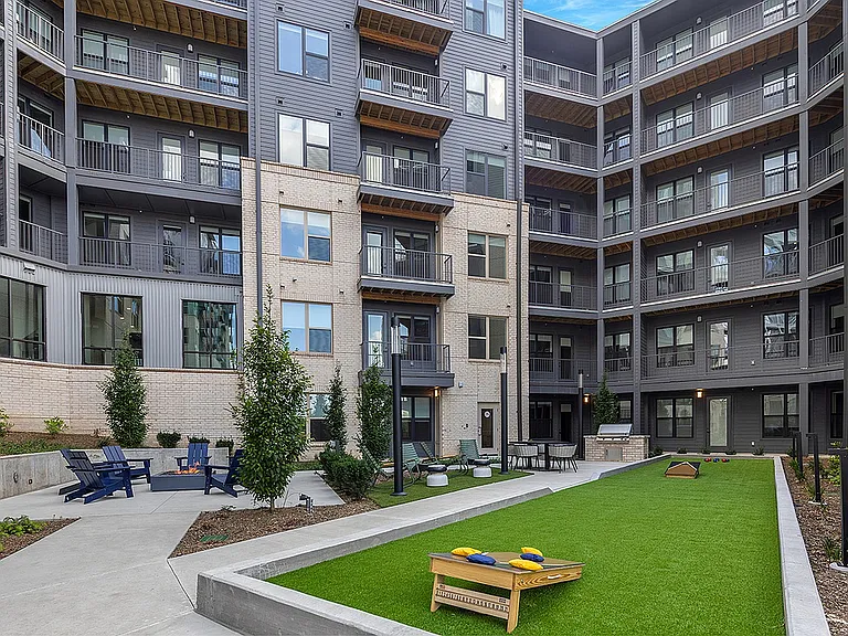 Vista at Summit — Photo 18
