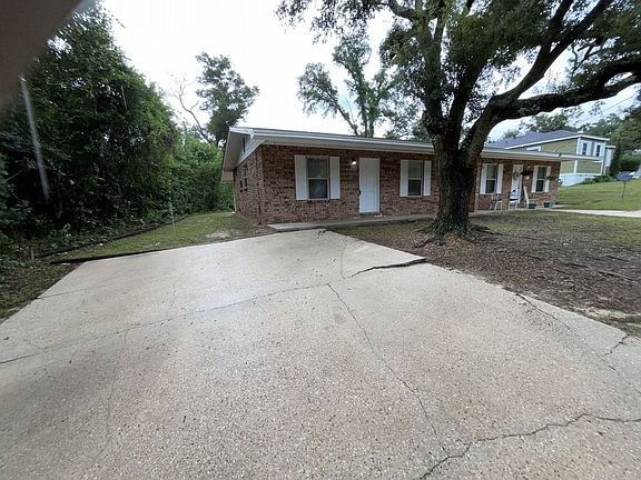 2nd image of 24 Redwood Cir #A