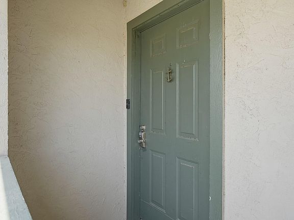 3rd image of 302 Saint Andrews St APT 202F