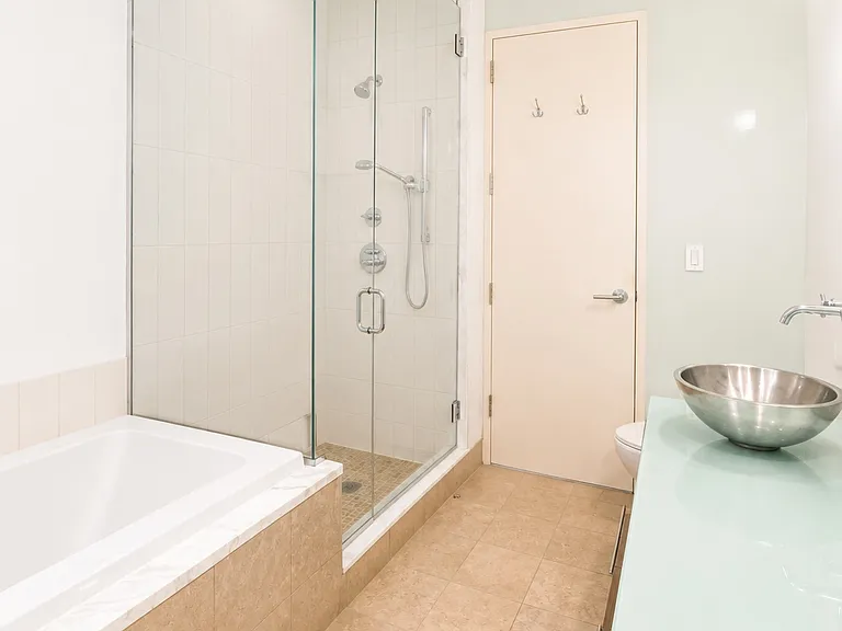59 John St #2A — Photo 19