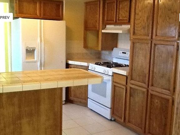 3rd image of 1526 Walnut Dr