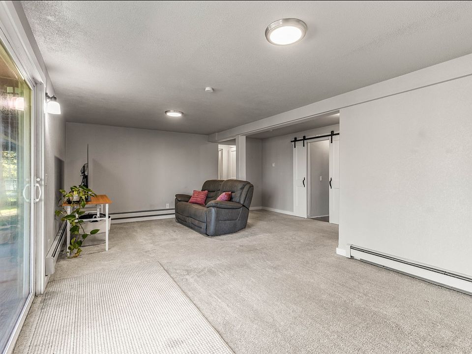 1st image of 240 E Vista Dr #240