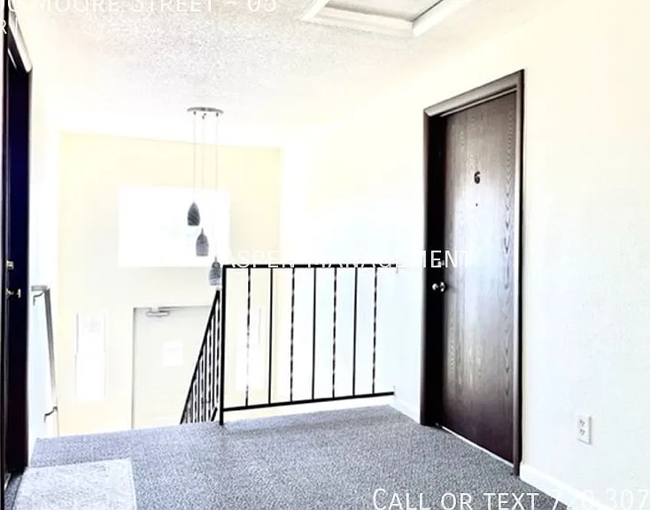 700 Moore St #5 — Photo 7