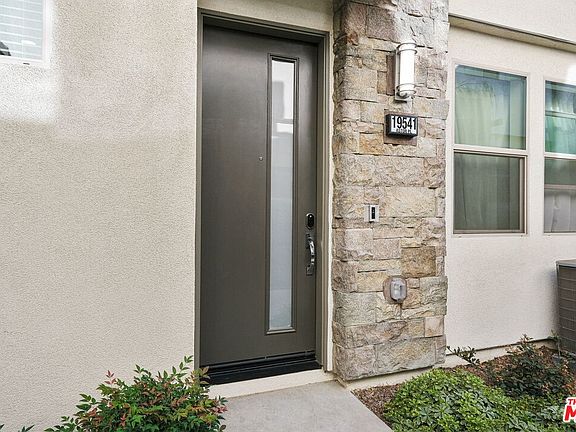 2nd image of 19541 W Astor Pl