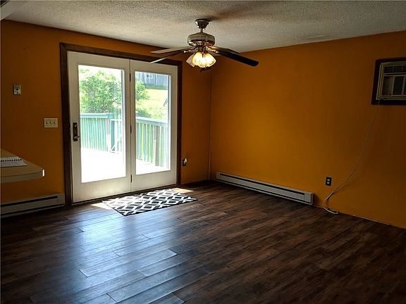 3rd image of 1483 Woodlin Dr