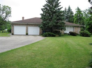 319 Zurbrick Rd, Depew, NY 14043