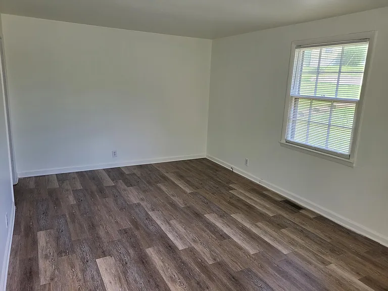 2302 Dalebrook Ct — Photo 9