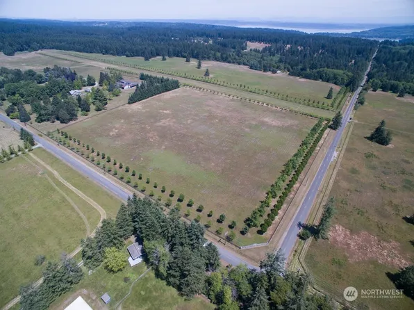 22710 Wax Orchard Road SW, Vashon, WA 98070