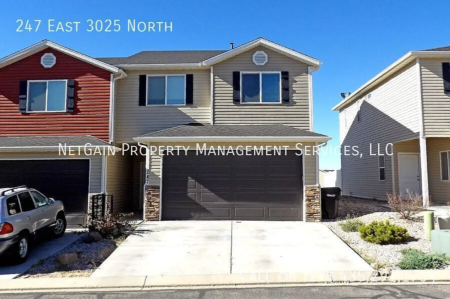 3 Bedroom Cedar Bend Townhome — Photo 1