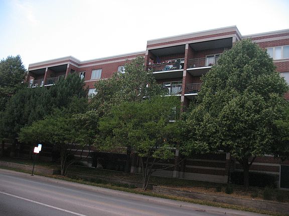 4th image of 6401 W Berteau Ave Unit 8-312