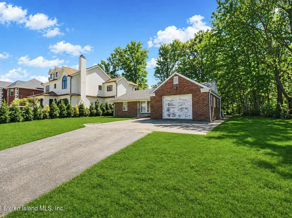 20 Delphine Ter, Staten Island, NY 10305