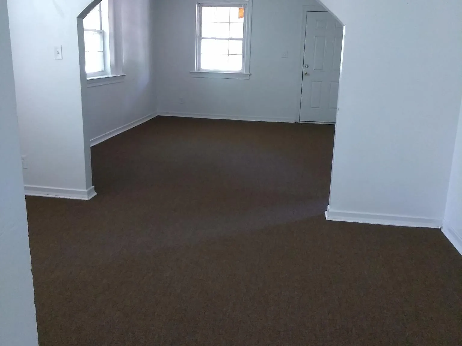 3 bed, 1350 sqft, $1,400 — Photo 2
