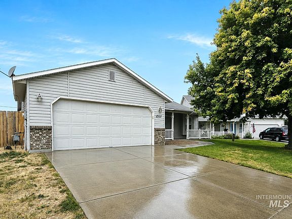3rd image of 2111 N Sparrow Hawk Ave