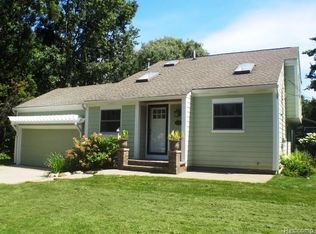 4433 Bunker Ave, West Bloomfield, MI 48323