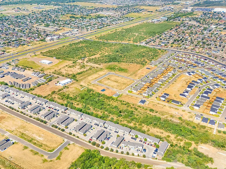 212_Obsidian_D-9 - Overhead view of La Joya Apartments in Laredo, Texas, highlighting a densely populated residential neighborhood