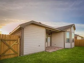215 Lighthouse Bay Ln — Photo 2