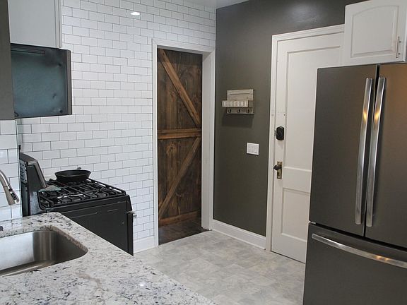 New appliances and large pantry