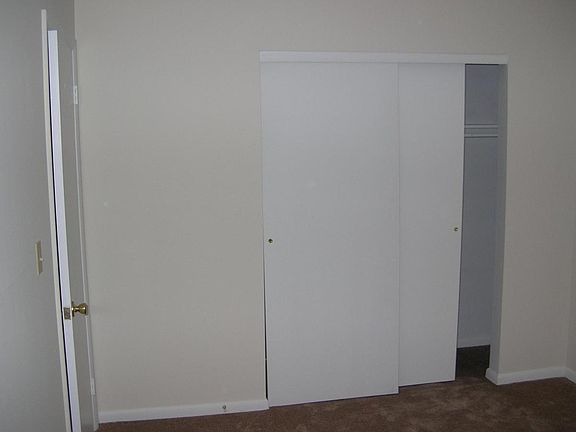 4th image of 180 Chittenden Ave