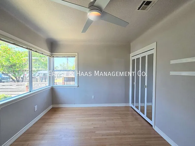 1926 Daisy Ave — Photo 15