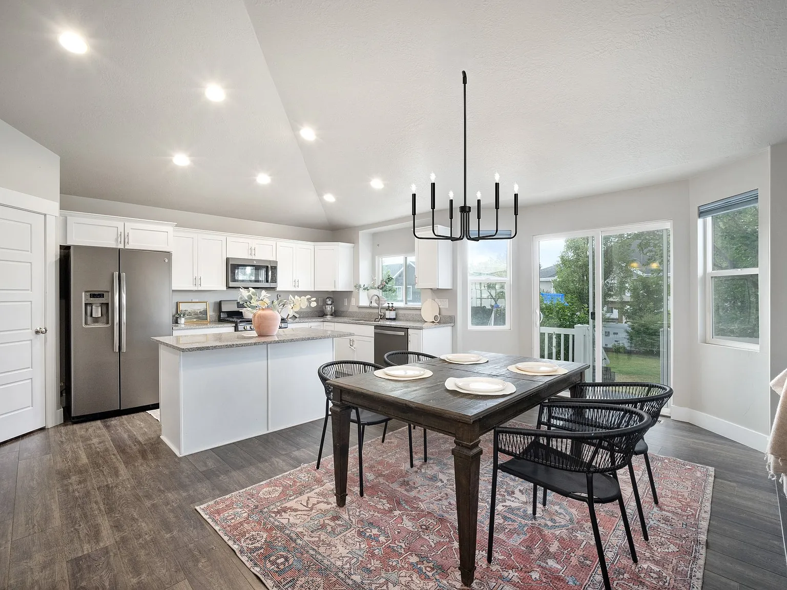 5 bed, 3312 sqft, $3,800 — Photo 4