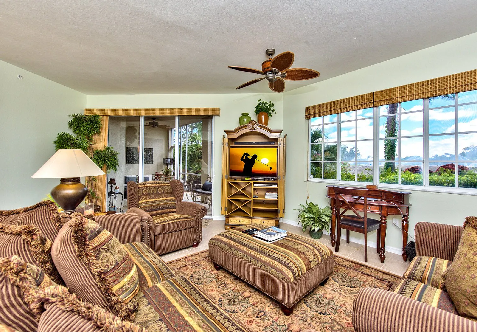 2 bed, 2.0 bath, 1392 sqft, $6,500 — Photo 3