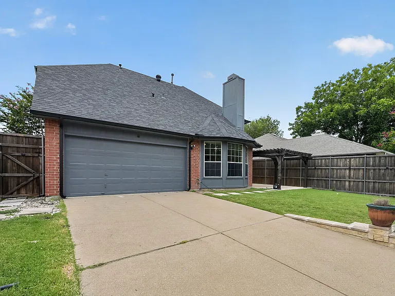 5900 Atlanta Dr — Photo 22