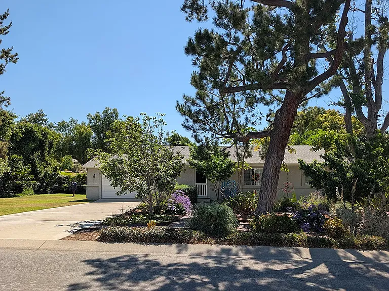 2336 W Orange Dr N — Photo 2
