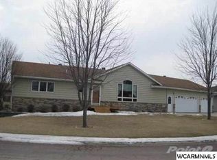 1255 Schaap Dr, Worthington, MN 56187