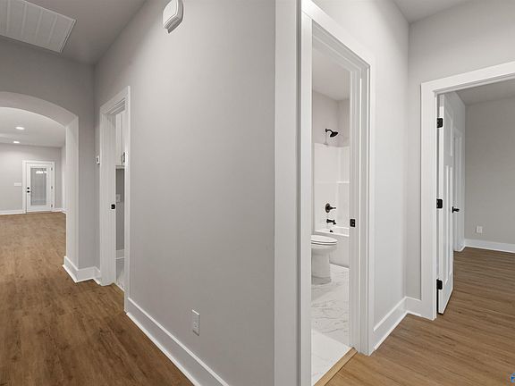 4th image of 2104 Kanteen St