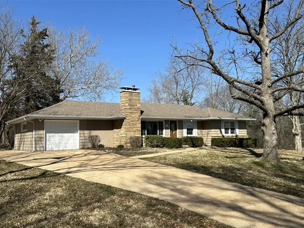 1 Elannchester Dr, Ballwin, MO 63011
