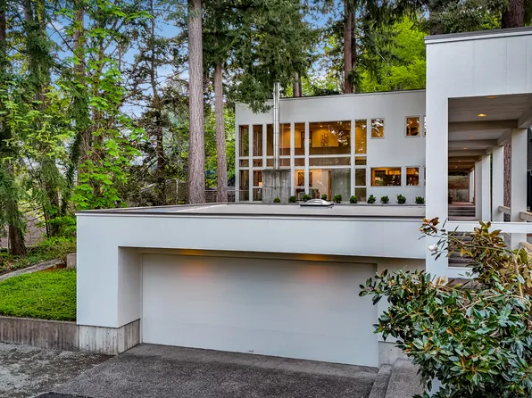 2261 W Lake Sammamish Pkwy SE, Bellevue, WA 98008