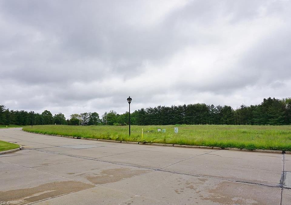 2nd image of 717 Briarthorn Crescent Dr