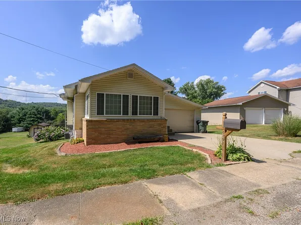 4995 Maple Grove Rd SE, Uhrichsville, OH 44683