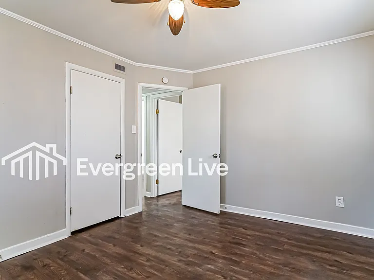 1820 N Lakeland Dr — Photo 10