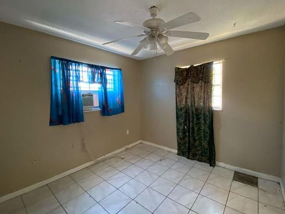 5th image of 4763 NW 195th St