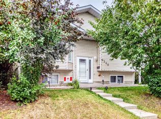 6340 S Falton Rd NE, Calgary, AB T3J 1K3