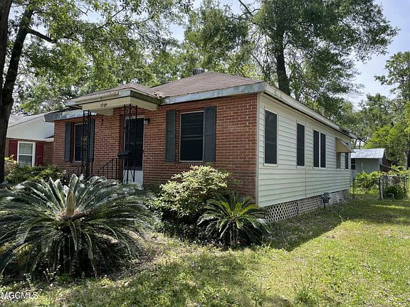 2nd image of 1719 Wisteria St