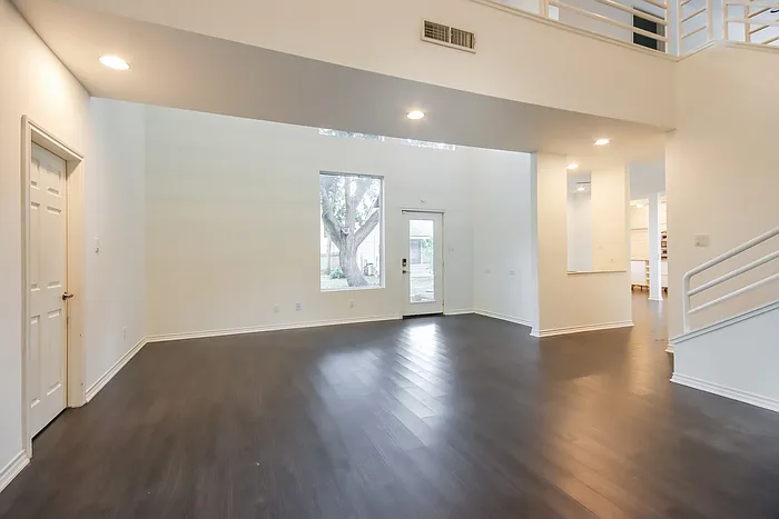 10518 Moorcreek Dr — Photo 5