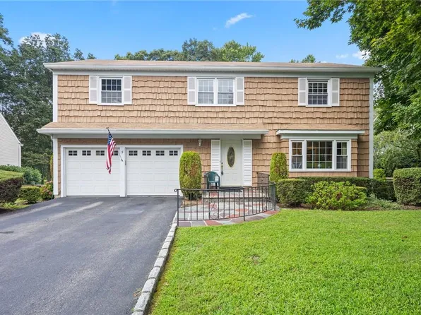8 Colonial Lane, Valhalla, NY 10595