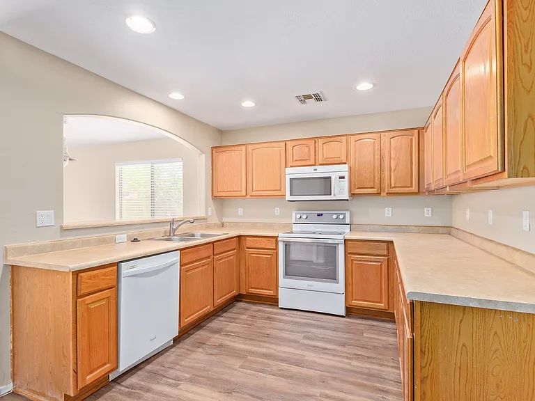 23809 W Adams St — Photo 8