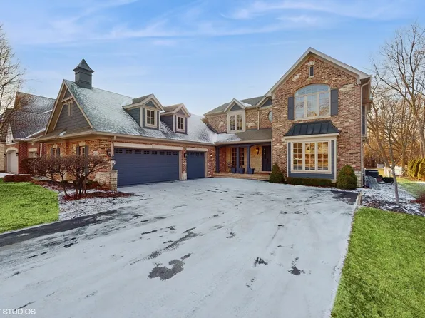 6320 Tennessee Ave, Willowbrook, IL 60527