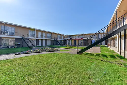 Schroeder Apartments Photo 1