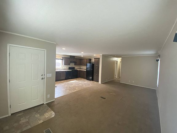 3rd image of 516 Courtland Ln #173