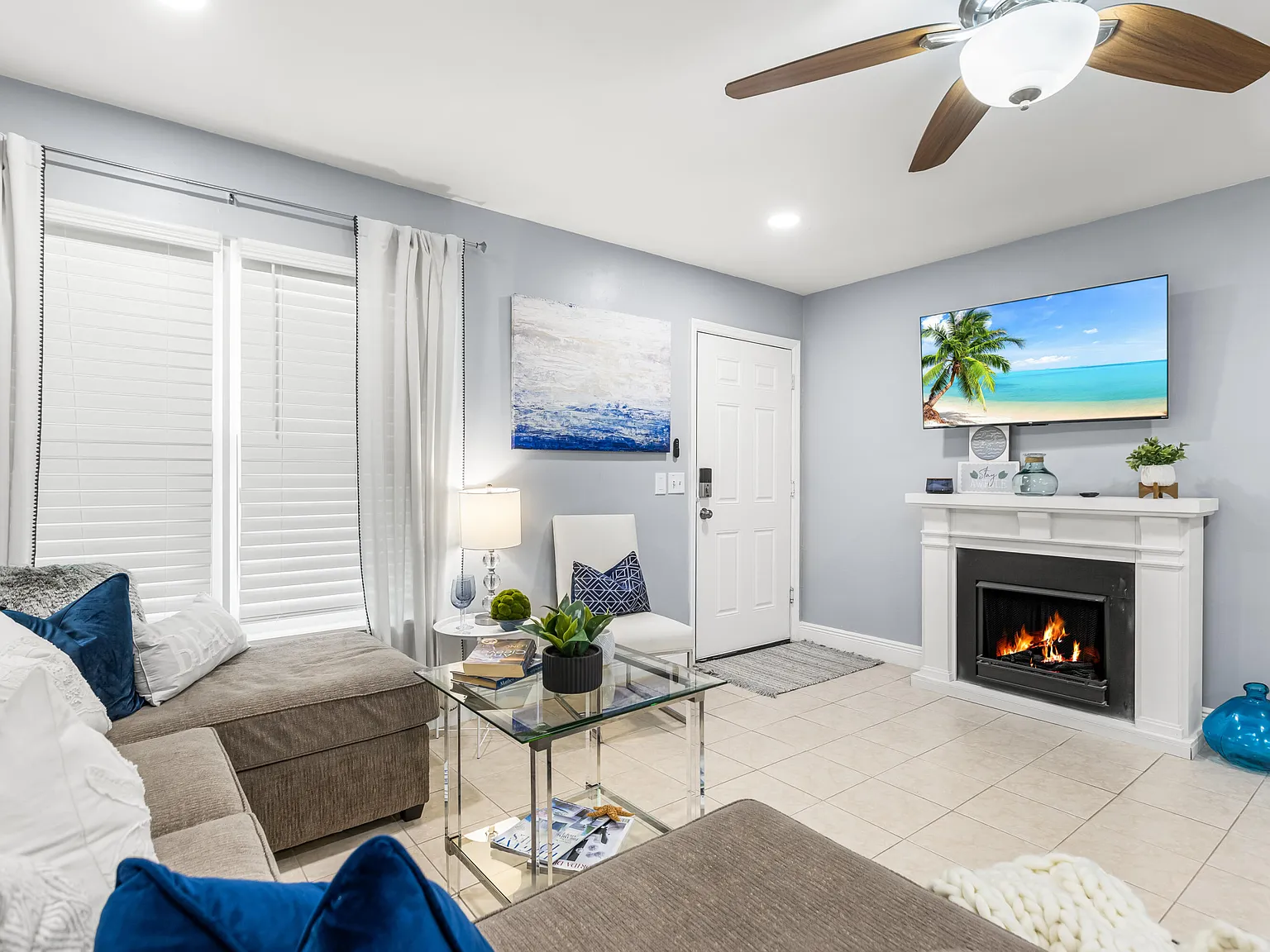 2 bed, 1.0 bath, 886 sqft, $2,950 — Photo 2
