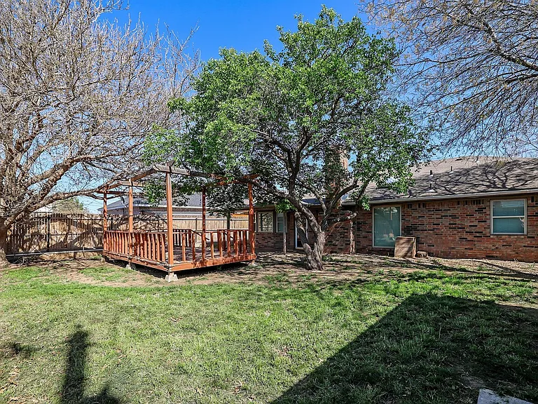 7902 Gerald Dr — Photo 4