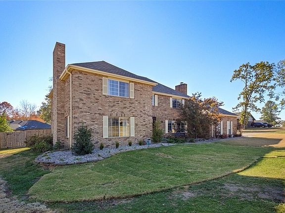 2nd image of 1305 S Countrywood Pl